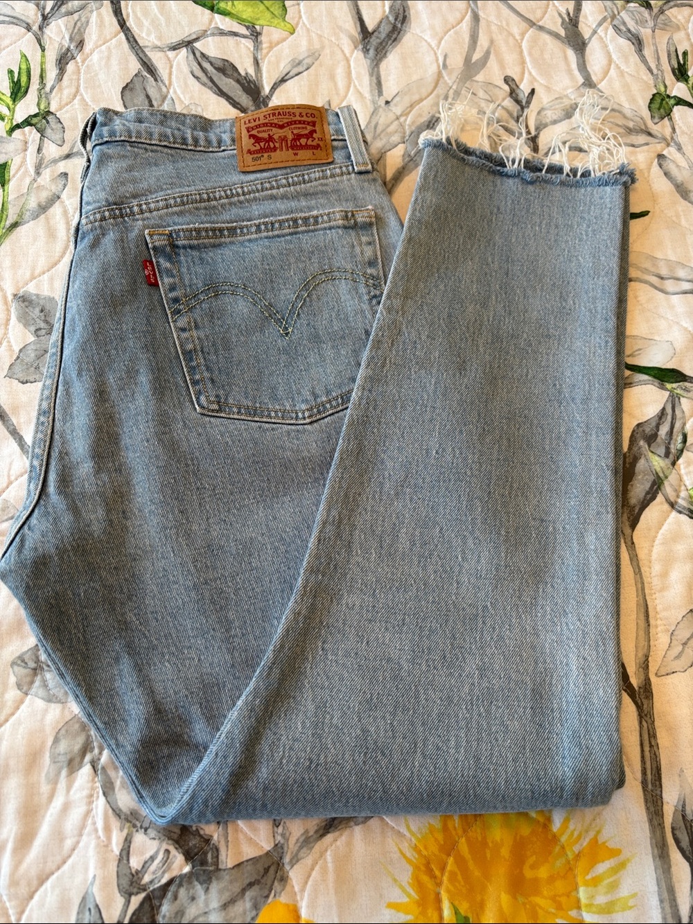 Levi's Light Blue Women’s Straight Jeans - Frayed Hem